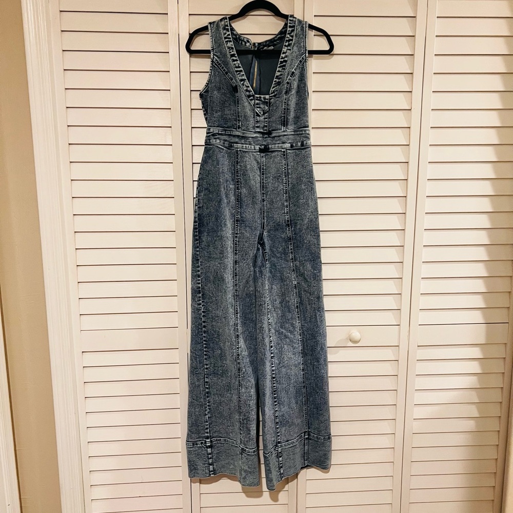 VENUS Gray Denim Overalls with Straps and Defined Waist